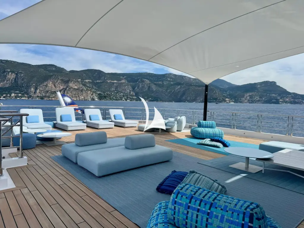 WANDERLUST - Bridge deck