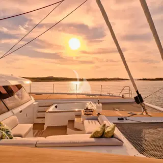 Fore deck seating and Jacuzzi area