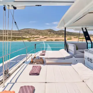 PIXIE - Flybridge sunbathing area