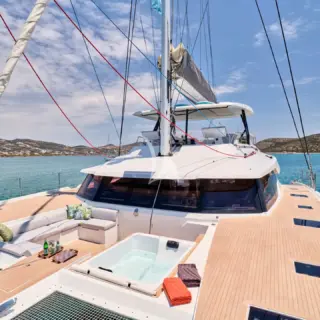 PIXIE - Fore deck seating area and Jacuzzi