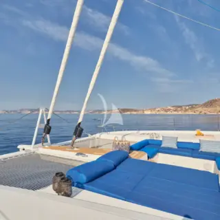 foredeck sunbathing beds and seating area