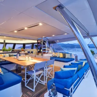 aft seating area