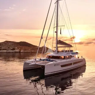 Sunset set hour on Aphaea
