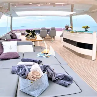Flybridge other view