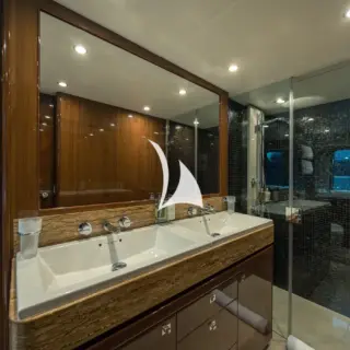 4LIFE - Master Cabin - Ensuite bathroom