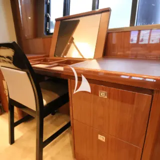 4LIFE - Master Cabin-Office