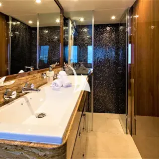 Master ensuite
