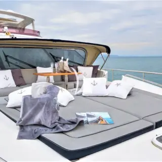 Fore deck 2