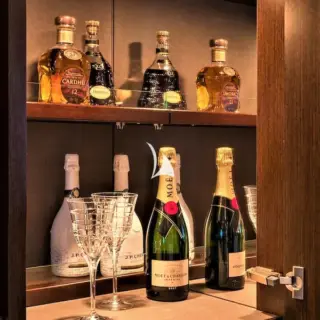 Master bar