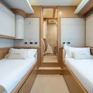 Twin cabin starboard with pullman