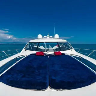 Sunpads on the bow