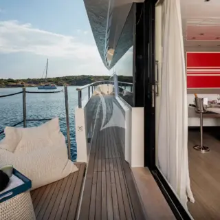 Salon Balcony