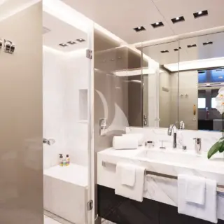 Bathroom aft VIP cabin