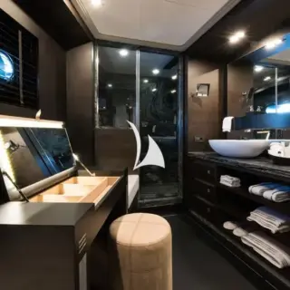 Master shower room en suite