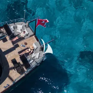 Main deck aft