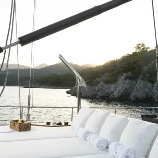 Sunbeds foredeck