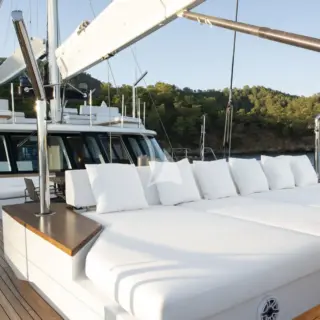 Foredeck looking aft