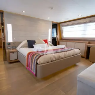 Full beam master stateroom