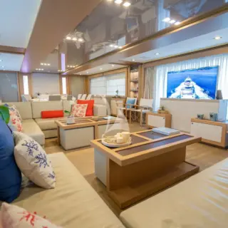 Main saloon lounge