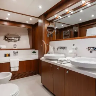 Master Ensuite with Bath