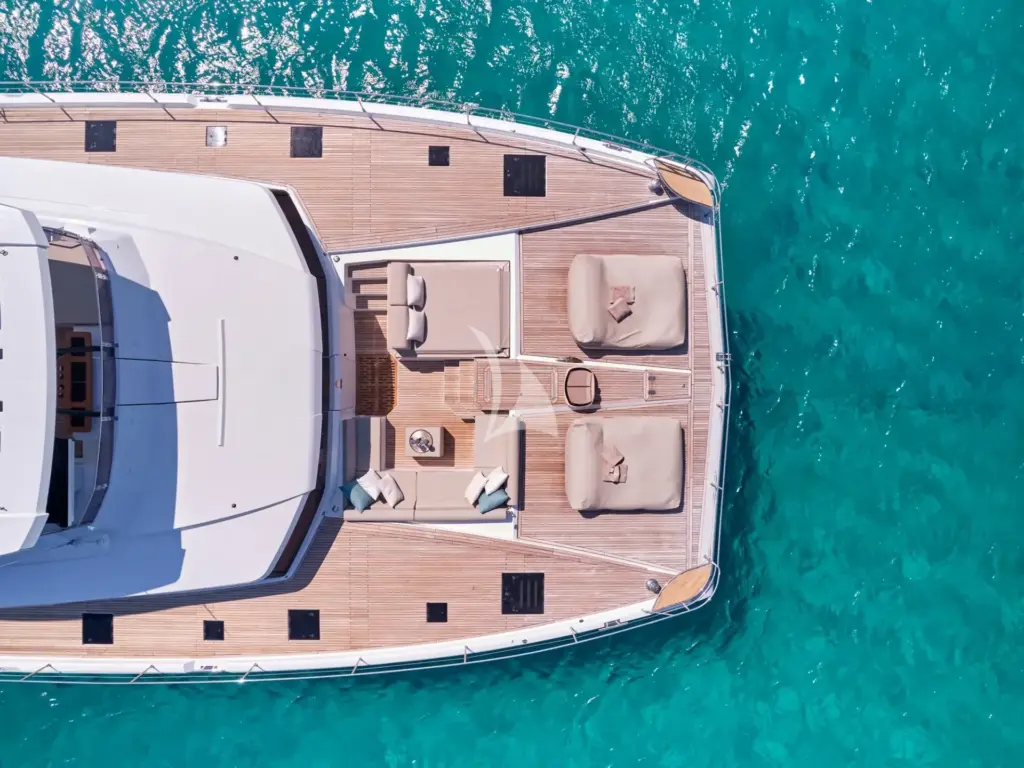 Elly - Arial view of fore deck