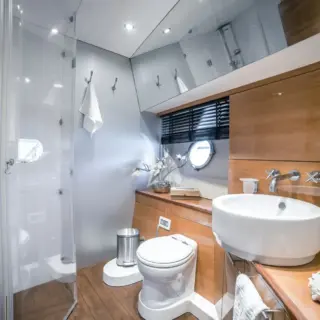 VIP cabin en-suite facilities