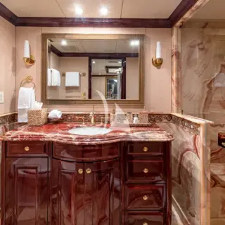 King Ensuite