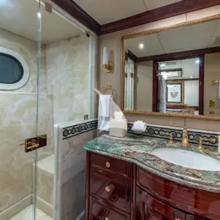 King Ensuite
