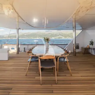 Main deck aft, Alfresco dining
