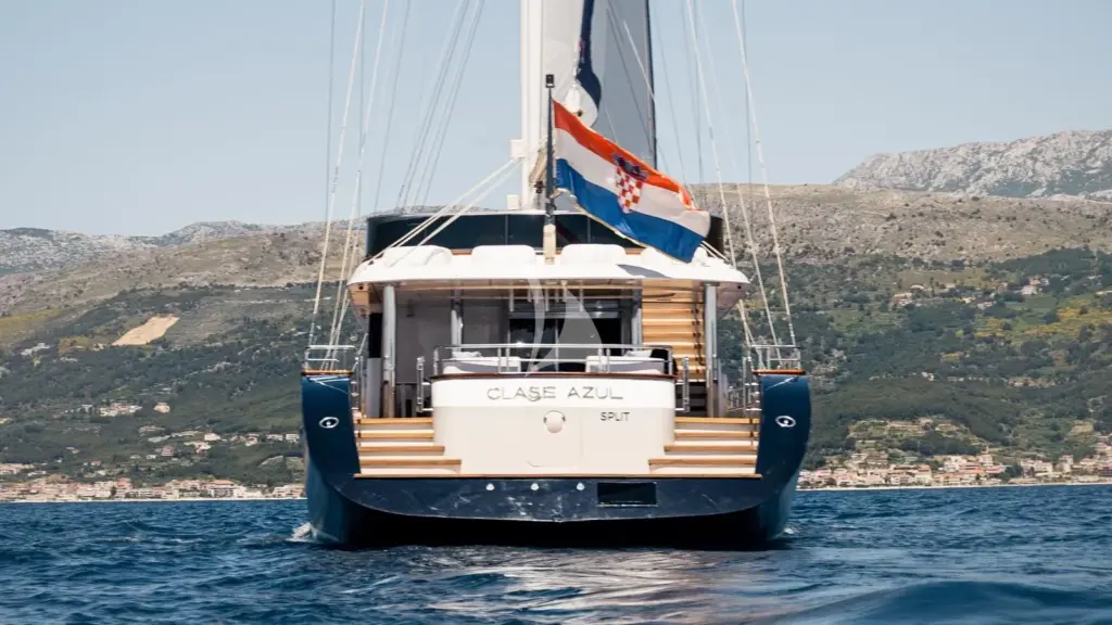 CLASE AZUL - Profile