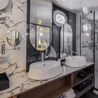 Master Cabin & Ensuite