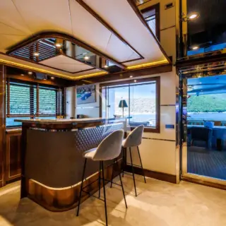 Salon- bar