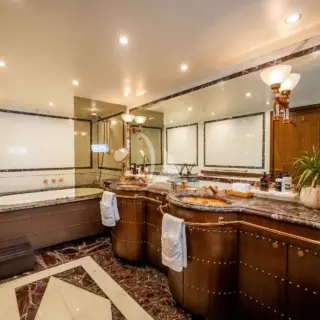 Master cabin en-suite facilities