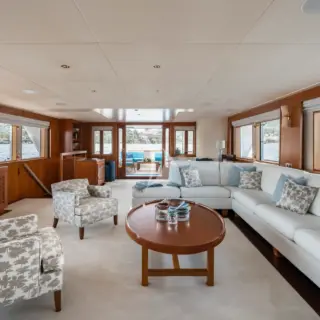 SYNTHESIS 66 - main saloon aft