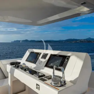 Cockpit on Flybridge