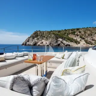 Sun deck lounge