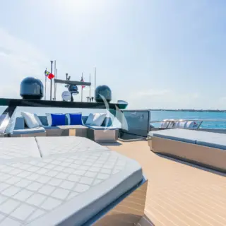 FLYBRIDGE SUNBEDS