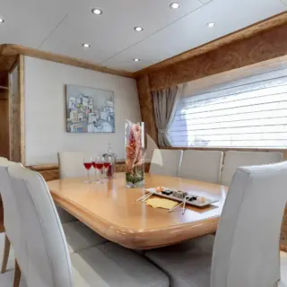 Salon Dining Area