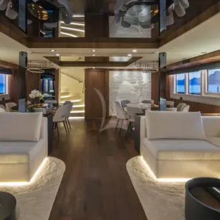 BLACK SWAN - Image 5