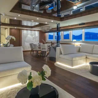 BLACK SWAN - Image 18