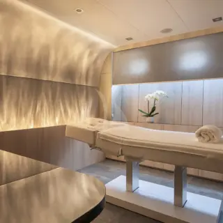 BLACK SWAN - Image 24