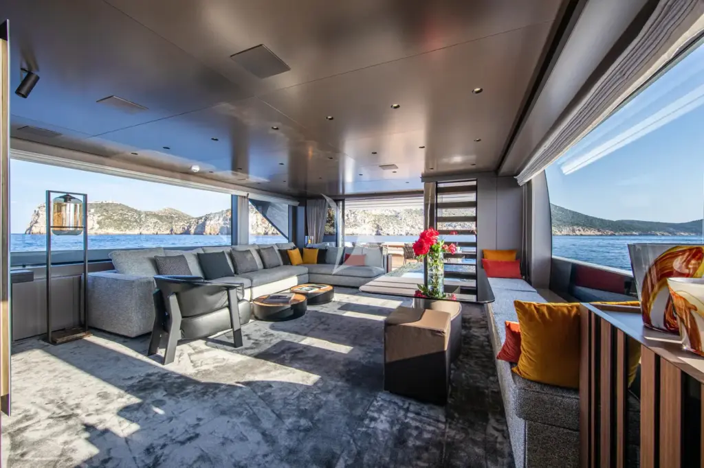 SEVEN - Main Salon Aft View 