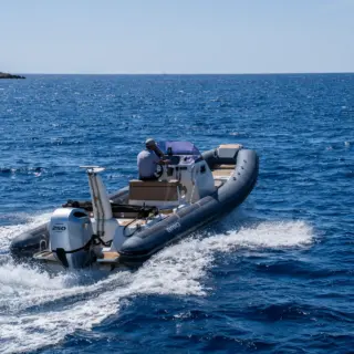 ONE BLUE - Image 10