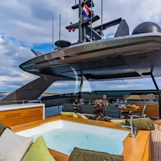 Fly Bridge Jacuzzi