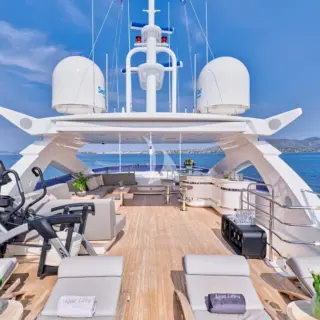 Sundeck full view