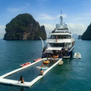 Aft view and net lap pool