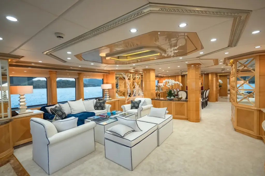 LADY AZUL - Main deck saloon