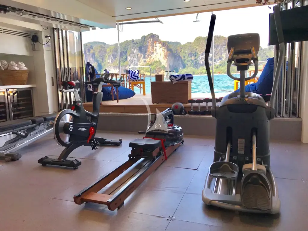 LADY AZUL - Gym set up