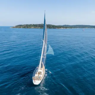View of the stern sailing