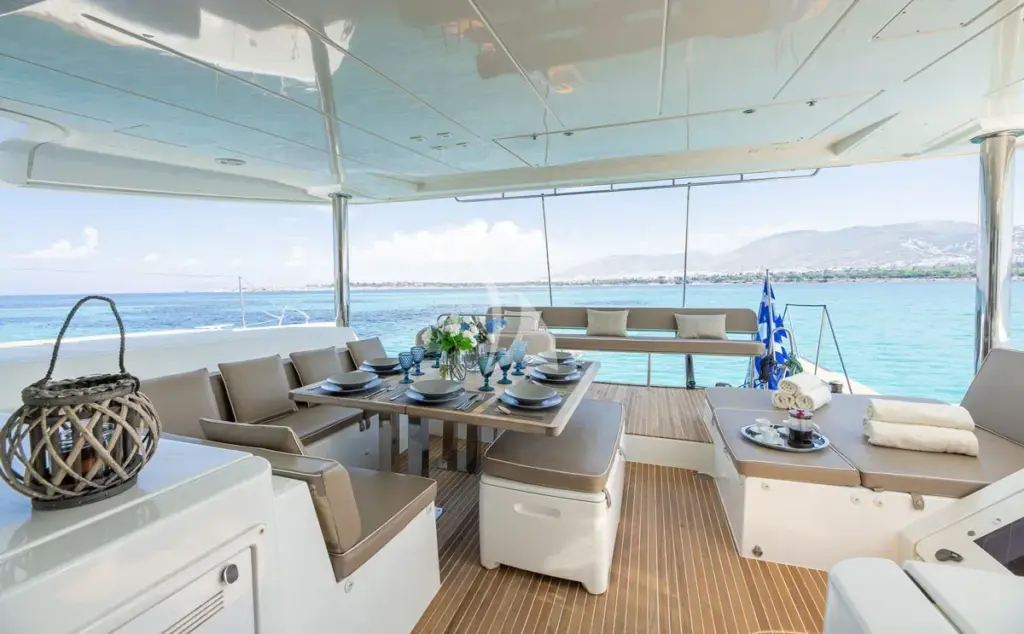 ROYAL FLUSH - Aft deck